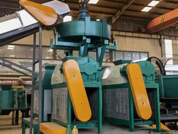 1 สายการผลิตปุ๋ย NPK ที่มีพลังงาน 18.5KW และกําลัง 1-2 ตันต่อชั่วโมง