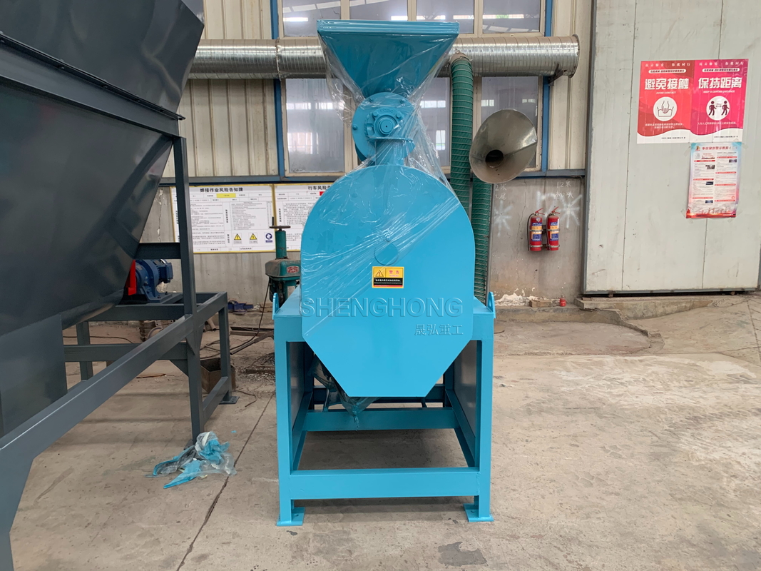 เข้าชม ยินดีต้อนรับ Round Organic Fertilizer Granulator สําหรับความสามารถในการผลิต 4-6t / h