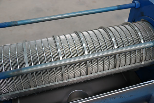 4-25 T/H เครื่องแยกปุ๋ยววัวที่กําหนดเอง ด้วยพลังงานปั๊ม 7.5kw